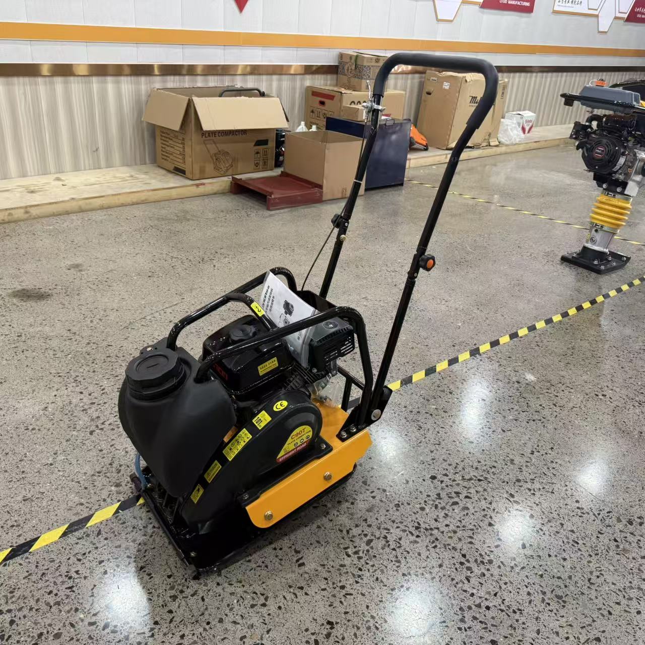 Plate Compactor Vibrator - Hochleistungsmotor Betonrüttler Plattenverdichter Erdverdichter 6,5 PS